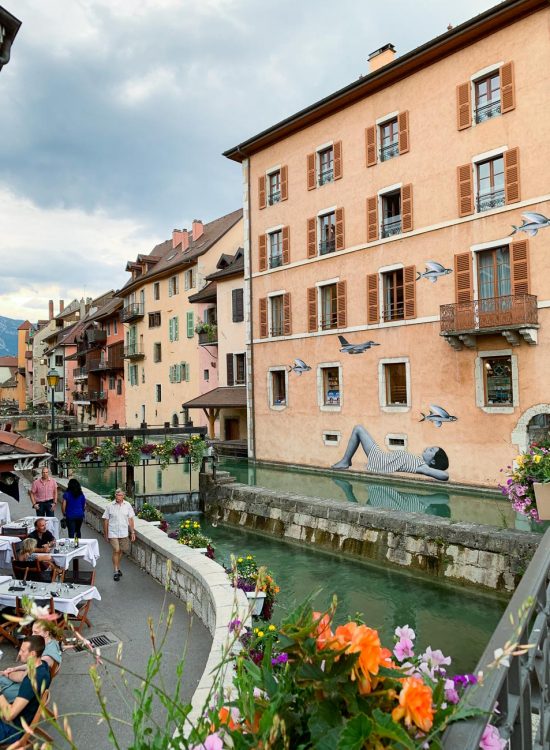 A QUICK GUIDE TO ANNECY