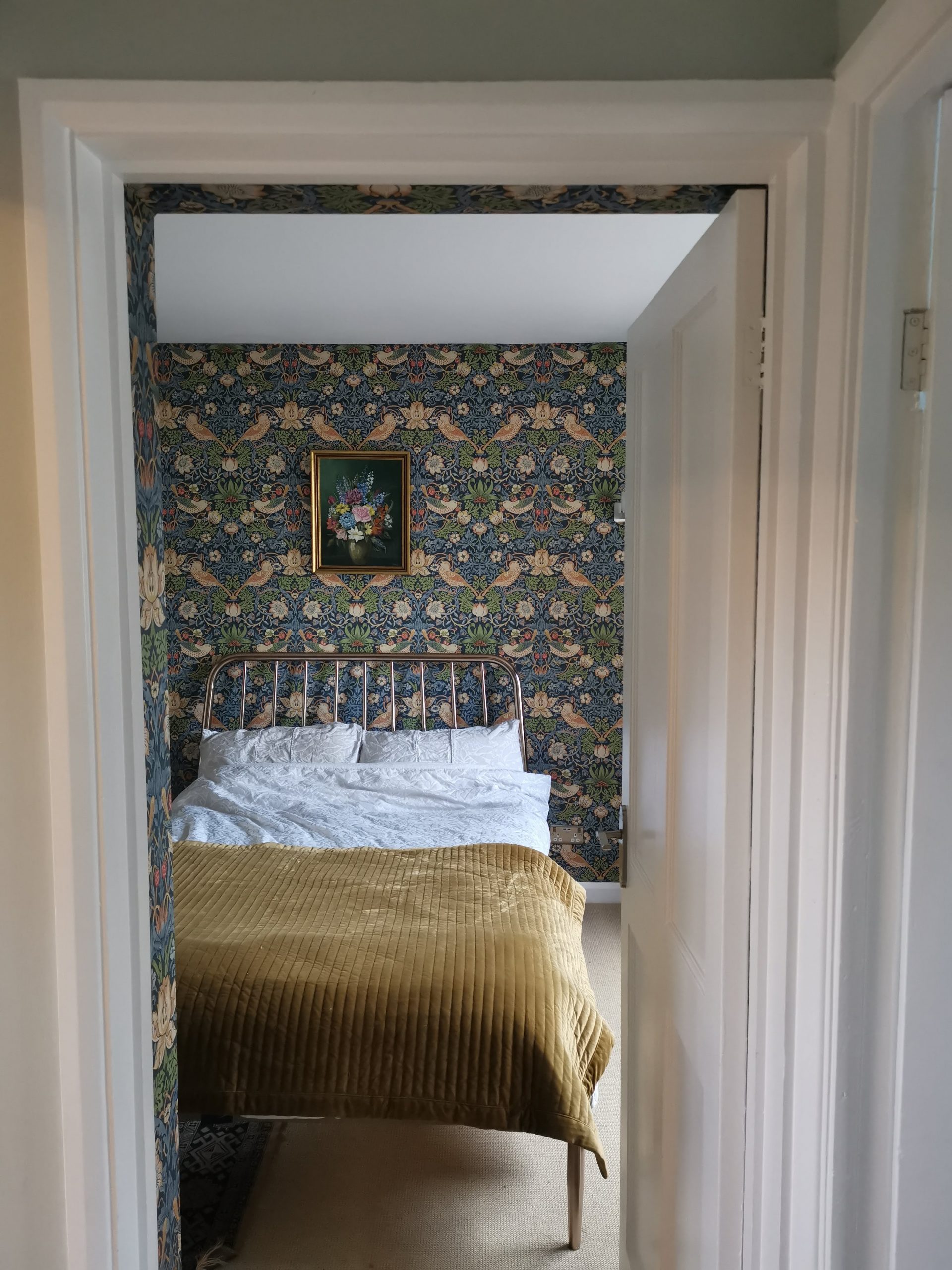 9 Tips to make a Small Room Look Bigger  Wallsauce UK