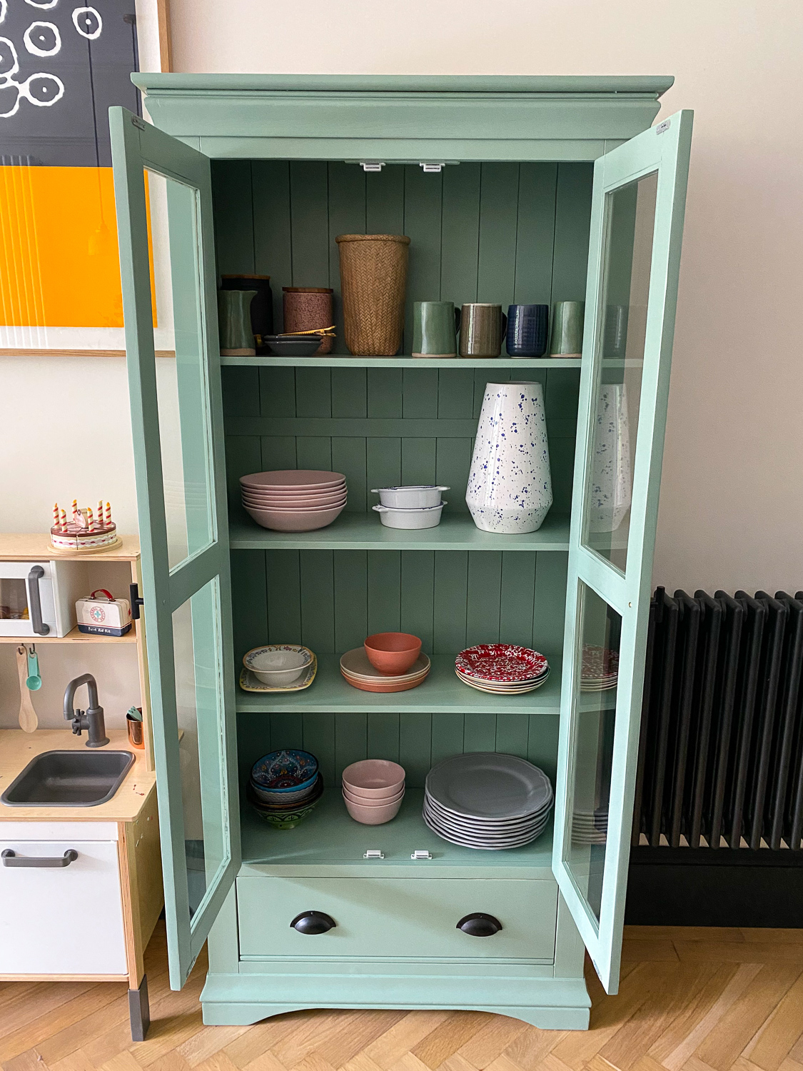EASY UPCYCLE: KITCHEN CABINET